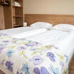 Seasons Gardens Apartament Borowec